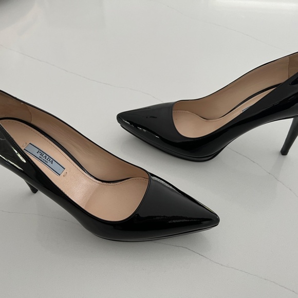 PRADA Black Pointy Toe Patent Leather Heels Shoes Pumps Work Evening - Picture 9 of 12